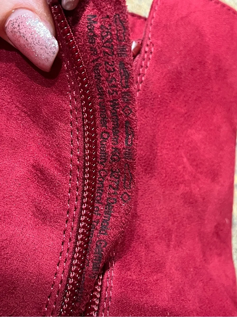 Tamaris description burgundy
